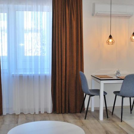 Apartment At Kirova Dnipro Exterior photo